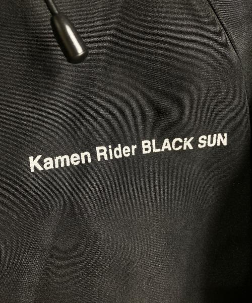BEAMS（ビームス）BEAMS (ビームス) Kamen Rider BLACK SUN SHELL PARKA  シェルパーカー　仮面ライダー　ブラックサン　アウター　ライトアウター ブラック サイズ:Mの古着・服飾アイテム