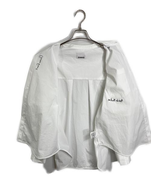 OMMO（オーエムエムオー）OMMO (オーエムエムオー) SQUARE GATHER SLEEVE SHIRT ホワイト サイズ:実寸参照の古着・服飾アイテム