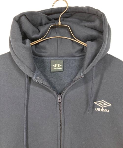 UMBRO（アンブロ）UMBRO (アンブロ) Rocky Monroe (ロッキーモンロー) 別注コラボ オーバーサイズ裏起毛ロゴ刺繍フルジップパーカー　フーディー ネイビー サイズ:Lの古着・服飾アイテム