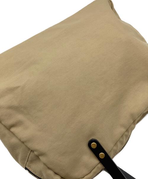 CLASKA（クラスカ）CLASKA (クラスカ) 耐水 ポケット TOTE BAG  トートバッグ ベージュ サイズ:実寸参照の古着・服飾アイテム