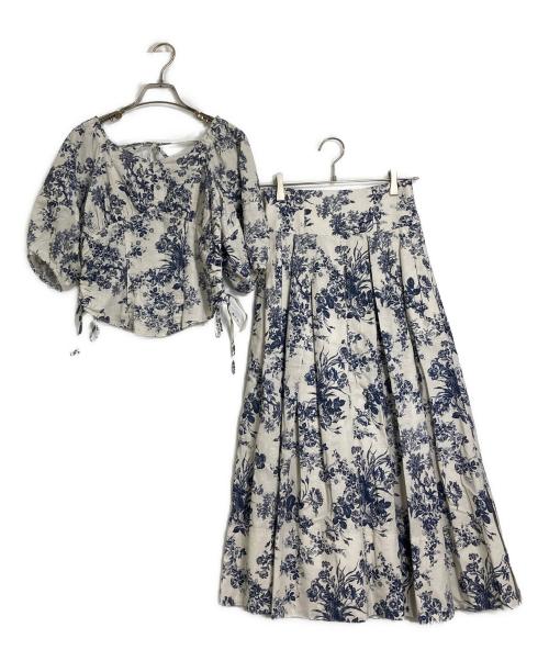 Lily Brown（リリーブラウン）Lily Brown (リリーブラウン) フラワージュイパターンセットアップ ホワイト×ブルーの古着・服飾アイテム