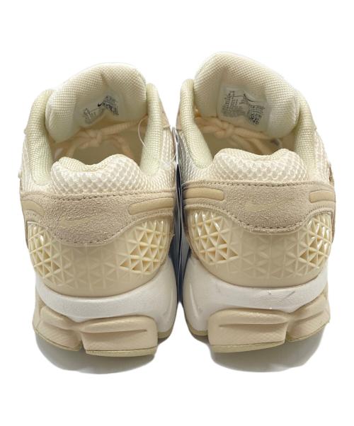 NIKE（ナイキ）NIKE (ナイキ) ズーム ボメロ 5　タグ付き ベージュ サイズ:US6.5の古着・服飾アイテム