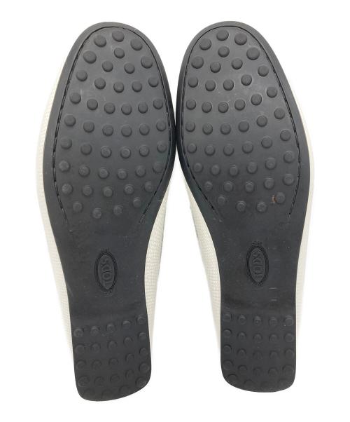 TOD'S（トッズ）TOD'S (トッズ) ドライビングローファー ホワイト サイズ:34.5の古着・服飾アイテム