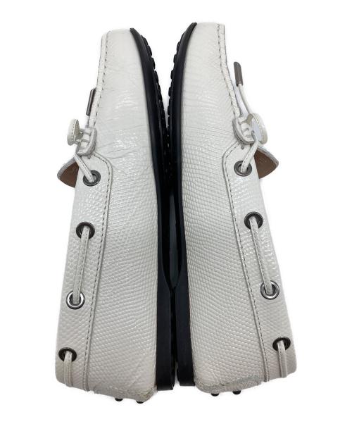 TOD'S（トッズ）TOD'S (トッズ) ドライビングローファー ホワイト サイズ:34.5の古着・服飾アイテム