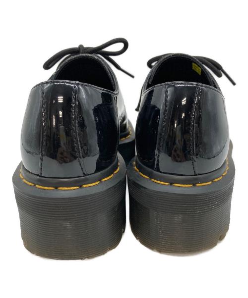 Dr.Martens（ドクターマーチン）Dr.Martens (ドクターマーチン) QUAD 3ホール パテントレザーシューズ　厚底 ブラック サイズ:UKの古着・服飾アイテム