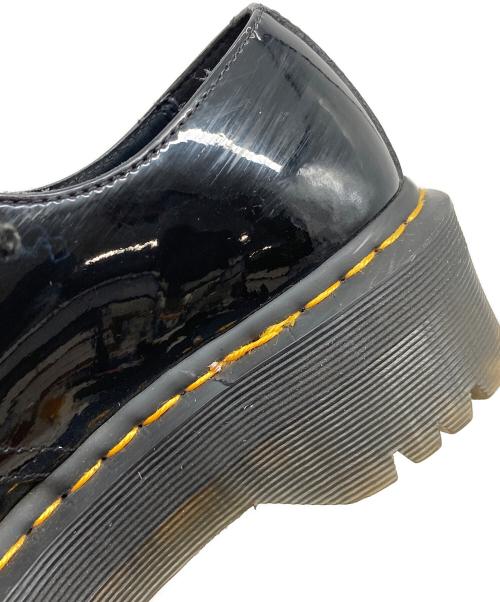 Dr.Martens（ドクターマーチン）Dr.Martens (ドクターマーチン) QUAD 3ホール パテントレザーシューズ　厚底 ブラック サイズ:UKの古着・服飾アイテム