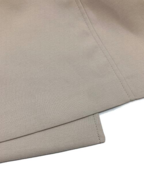 UNTITLED（アンタイトル）UNTITLED (アンタイトル) バックサテントレンチコート　アウター　ライトアウター ベージュ サイズ:1の古着・服飾アイテム