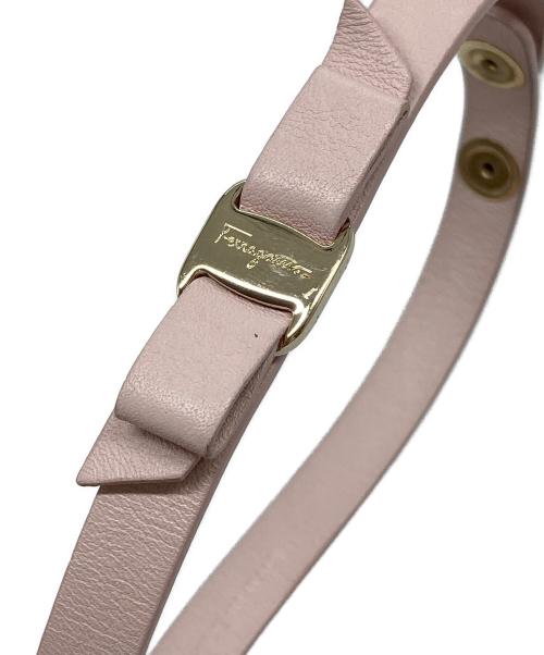 Salvatore Ferragamo（サルヴァトーレ フェラガモ）Salvatore Ferragamo (サルヴァトーレ フェラガモ) ヴァラ リボンレザーブレスレット ピンク サイズ:実寸参照の古着・服飾アイテム