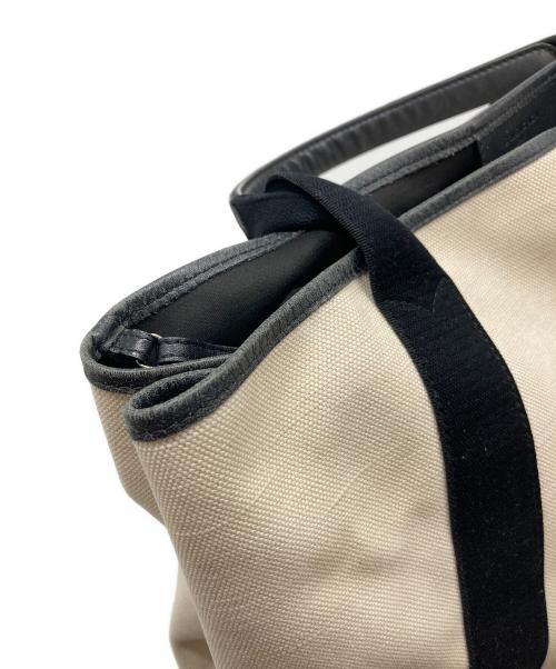 BALENCIAGA（バレンシアガ）BALENCIAGA (バレンシアガ) カバスM トートバッグ　旅行 トラベル タウンユース ホワイト×ブラック サイズ:実寸参照の古着・服飾アイテム