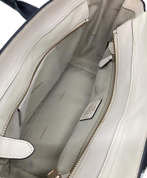 COACH（コーチ）COACH (コーチ) ターンロック 2WAYバッグ ベージュ サイズ:実寸参照の古着・服飾アイテム