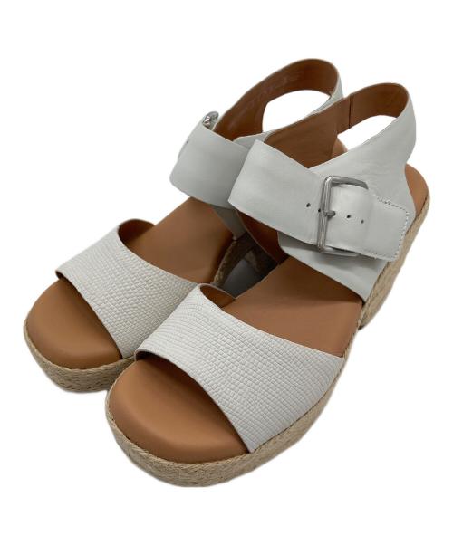 CLARKS（クラークス）CLARKS (クラークス) KIMMEIHI STRAP  キンメイヒストラップ  サンダル　 ベージュ×ホワイト サイズ:UK4.5の古着・服飾アイテム