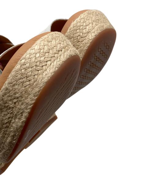 CLARKS（クラークス）CLARKS (クラークス) KIMMEIHI STRAP  キンメイヒストラップ  サンダル　 ベージュ×ホワイト サイズ:UK4.5の古着・服飾アイテム