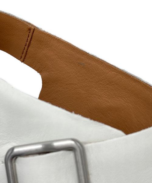 CLARKS（クラークス）CLARKS (クラークス) KIMMEIHI STRAP  キンメイヒストラップ  サンダル　 ベージュ×ホワイト サイズ:UK4.5の古着・服飾アイテム