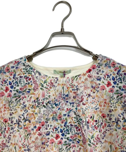 Petit Honfleur（プチオンフルール）Petit Honfleur (プチオンフルール) liberty fabric (リバティーファブリック) 花柄ブラウス　半袖ブラウス　フラワープリント マルチカラー サイズ:M 未使用品の古着・服飾アイテム