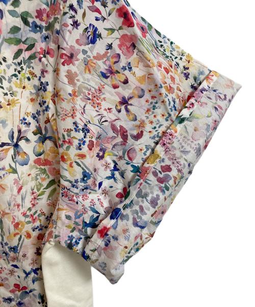 Petit Honfleur（プチオンフルール）Petit Honfleur (プチオンフルール) liberty fabric (リバティーファブリック) 花柄ブラウス　半袖ブラウス　フラワープリント マルチカラー サイズ:M 未使用品の古着・服飾アイテム
