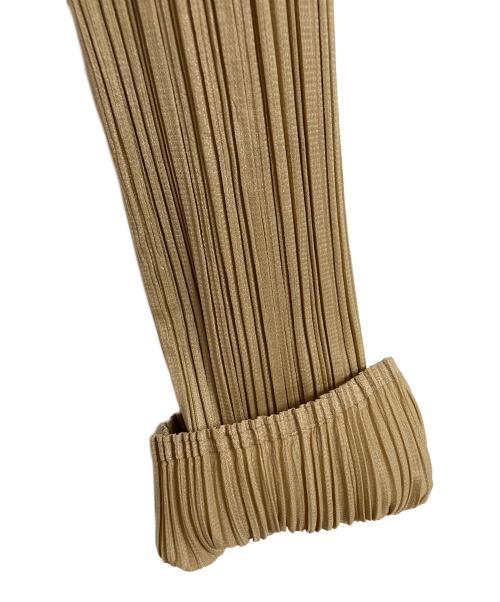 PLEATS PLEASE（プリーツプリーズ）PLEATS PLEASE (プリーツプリーズ) オブロング・カラープリーツカーディガン　デザインカーディガン　デザイントップス　日本製 ベージュ サイズ:4の古着・服飾アイテム