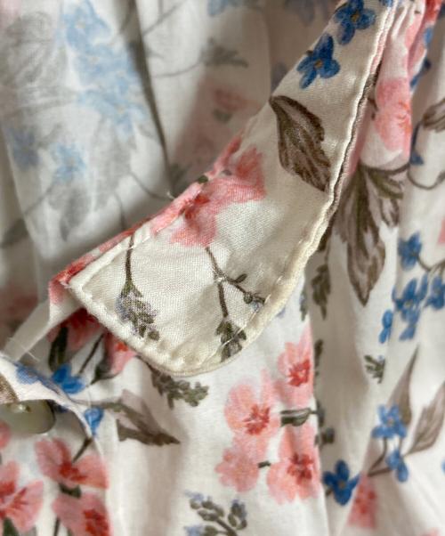 etre relie（エトレリー）etre relie (エトレリー) LIBERTY FABRIC (リバティーファブリック) 花柄ブラウス　花柄シャツ　長袖シャツ　フラワープリント ピンク サイズ:実寸参照の古着・服飾アイテム