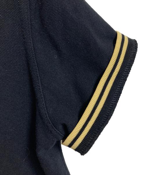 FRED PERRY（フレッドペリー）FRED PERRY (フレッドペリー) ポロシャツ　半袖シャツ　ワンポイント刺繍　イングランド製 ブラック サイズ:UK12（実寸参照）の古着・服飾アイテム