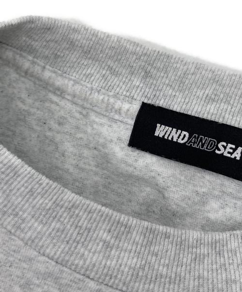 WIND AND SEA（ウィンダンシー）WIND AND SEA (ウィンダンシー) Tabloid THE SEA S/S Tee  タブロイドザシーショートスリーブティー 半袖カットソー　Tシャツ グレー サイズ:Mの古着・服飾アイテム
