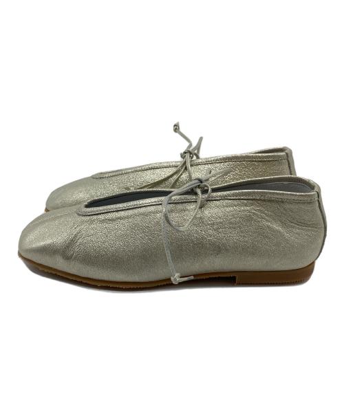 SUI（スイ）SUI (スイ) LACE UP BALLET レースアップバレエシューズ　フラットシューズ　日本製　北欧、暮らしの道具店 ゴールド サイズ:22 1/2の古着・服飾アイテム