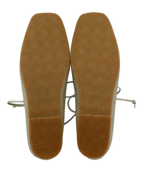 SUI（スイ）SUI (スイ) LACE UP BALLET レースアップバレエシューズ　フラットシューズ　日本製　北欧、暮らしの道具店 ゴールド サイズ:22 1/2の古着・服飾アイテム