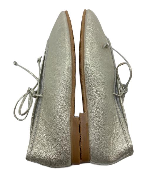 SUI（スイ）SUI (スイ) LACE UP BALLET レースアップバレエシューズ　フラットシューズ　日本製　北欧、暮らしの道具店 ゴールド サイズ:22 1/2の古着・服飾アイテム