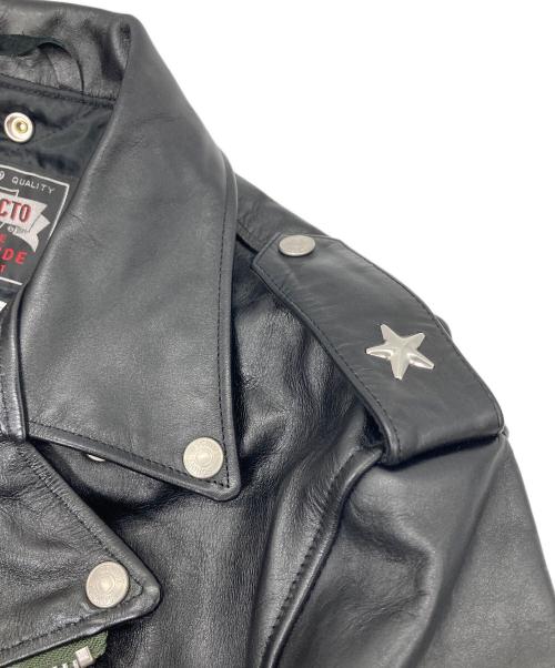 sacai（サカイ）sacai (サカイ) Schott (ショット) MADSAKI (マドサキ) バックプリント ダブルライダースジャケット ブラック サイズ:4の古着・服飾アイテム