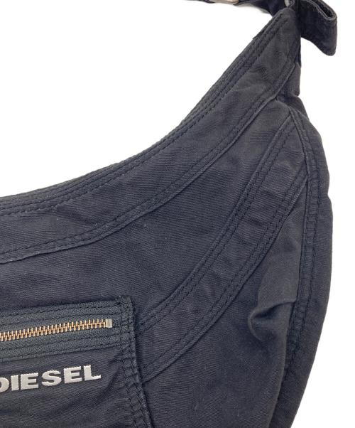 DIESEL（ディーゼル）DIESEL (ディーゼル) 三日月 ハーフムーンショルダーバッグ サイズ:実寸参照の古着・服飾アイテム