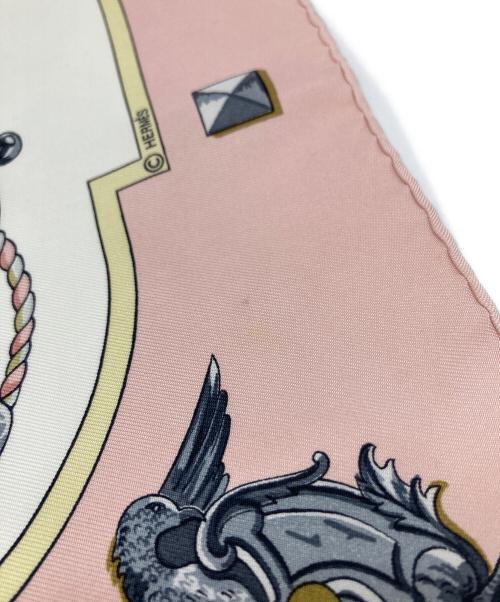 HERMES（エルメス）HERMES (エルメス) カレ90  Les Cles シルクスカーフ ホワイト×ピンク サイズ:実寸参照の古着・服飾アイテム