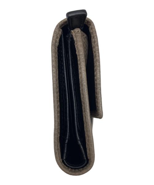 GIANNI CHIARINI（ジャンニ キアリーニ）GIANNI CHIARINI (ジャンニ キアリーニ) 2つ折り財布 ベージュの古着・服飾アイテム