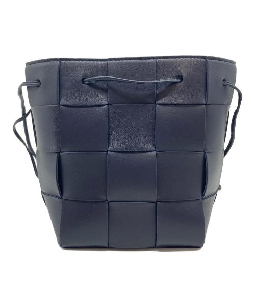 BOTTEGA VENETA（ボッテガベネタ）BOTTEGA VENETA (ボッテガベネタ) スモール カセット クロスボディバケットバッグ　ショルダーバッグ ネイビー サイズ:実寸参照の古着・服飾アイテム