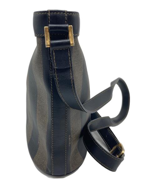 FENDI（フェンディ）FENDI (フェンディ) ペカンショルダーバッグ ブラウン×ブラックの古着・服飾アイテム