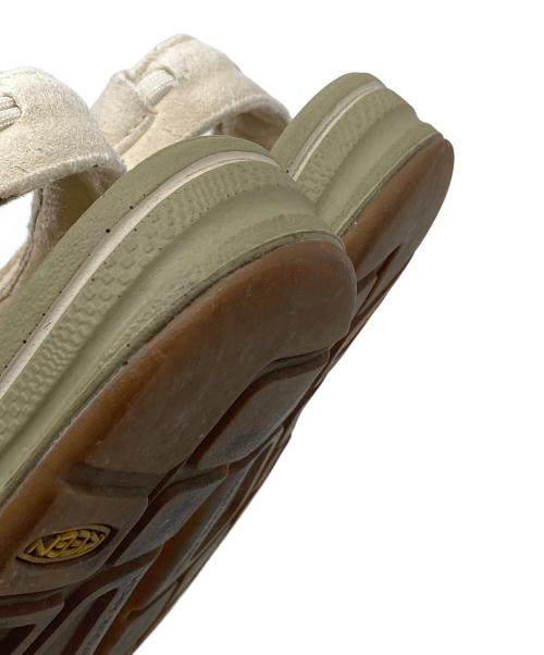 KEEN（キーン）KEEN (キーン) ウィメンズ ユニーク　サンダル　スポーツ　アウトドア アイボリー サイズ:24.5cmの古着・服飾アイテム