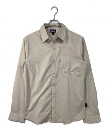 Patagonia（パタゴニア）の古着「Long-Sleeved Skiddore Shirt  ロングスリーブスキッドモアシャツ  長袖シャツ　スポーツ　アウトドア」｜ベージュ