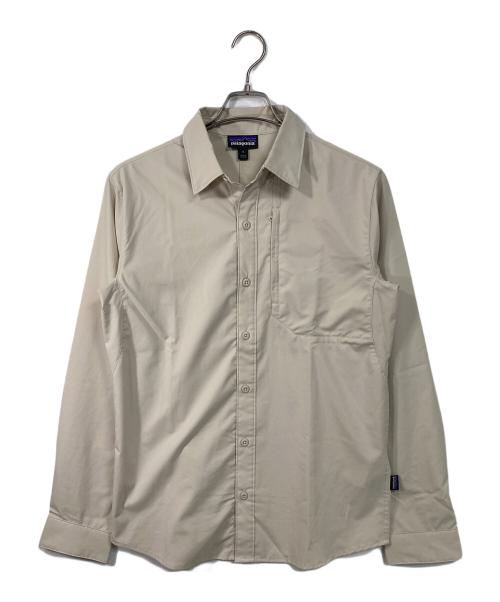 Patagonia（パタゴニア）Patagonia (パタゴニア) Long-Sleeved Skiddore Shirt  ロングスリーブスキッドモアシャツ  長袖シャツ　スポーツ　アウトドア ベージュ サイズ:Sの古着・服飾アイテム
