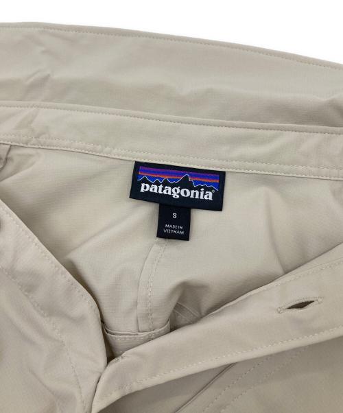 Patagonia（パタゴニア）Patagonia (パタゴニア) Long-Sleeved Skiddore Shirt  ロングスリーブスキッドモアシャツ  長袖シャツ　スポーツ　アウトドア ベージュ サイズ:Sの古着・服飾アイテム
