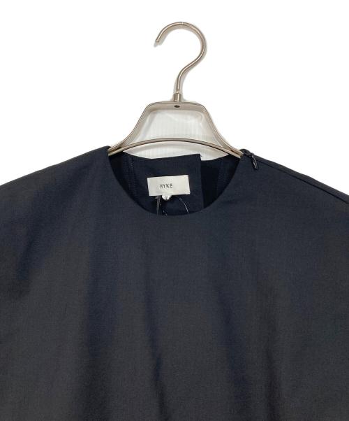 HYKE（ハイク）HYKE (ハイク) バックレースアップ デザインノースリーブ ブラウス ブラック サイズ:2 未使用品の古着・服飾アイテム