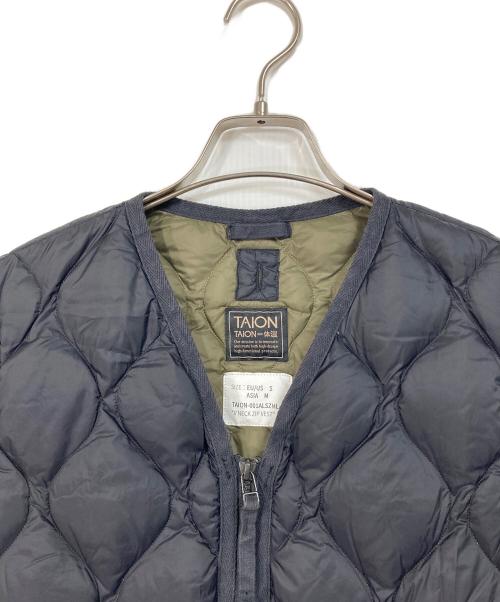 TAION（タイオン）TAION (タイオン) V NECK ZIP VEST  Vネックジップベスト　ダウンベスト　アウター ブラック サイズ:Mの古着・服飾アイテム