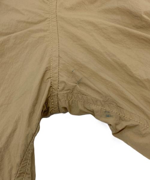GRAMICCI（グラミチ）GRAMICCI (グラミチ) LT NYLON UTILITY SHIRT ナイロンシャツ ベージュ サイズ:Sの古着・服飾アイテム
