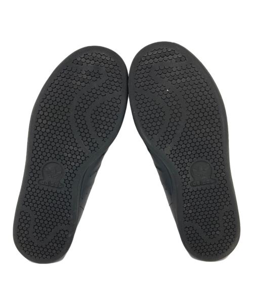 adidas（アディダス）adidas (アディダス) STANSMITH ローカットスニーカー ブラック サイズ:26.5の古着・服飾アイテム