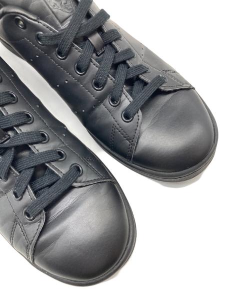 adidas（アディダス）adidas (アディダス) STANSMITH ローカットスニーカー ブラック サイズ:26.5の古着・服飾アイテム