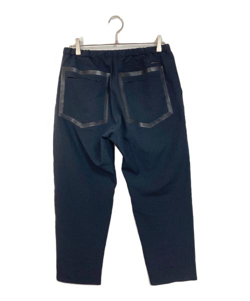 GRAMICCI（グラミチ）GRAMICCI (グラミチ) F/CE. (エフシーイー) SEAMLESS NARROW TROUSER  シームレスナロートラウザー ネイビー サイズ: Mの古着・服飾アイテム