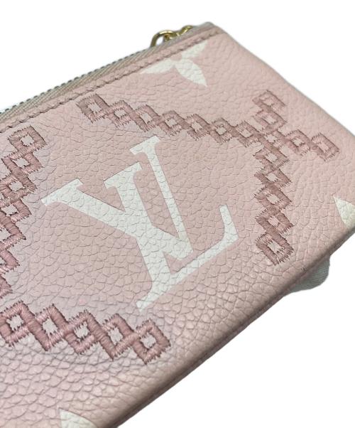 LOUIS VUITTON（ルイ ヴィトン）LOUIS VUITTON (ルイ ヴィトン) モノグラム・アンプラント ブロデリー ポシェット・クレ　コインケース　ミニポーチ　キーケース ピンク サイズ:実寸参照の古着・服飾アイテム