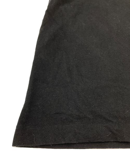 PLAY COMME des GARCONS（プレイコムデギャルソン）PLAY COMME des GARCONS (プレイコムデギャルソン) T-Shirt With Gold Emblem コットンTシャツ ブラック サイズ:Mの古着・服飾アイテム