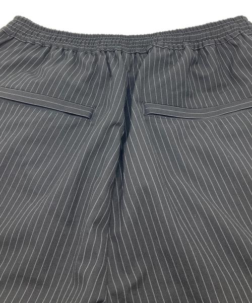 uniform experiment（ユニフォームエクスペリメント）uniform experiment (ユニフォームエクスペリメント) LOOSE FIT JOGGER PANTS ルーズフィットジョガーパンツ　ストライプ　日本製 ブラック サイズ:3の古着・服飾アイテム