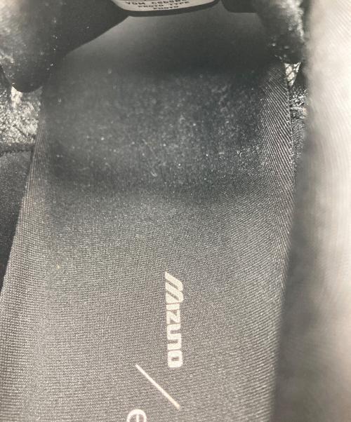MIZUNO（ミズノ）MIZUNO (ミズノ) emmi (エミ) WAVE RIDER 10 emmi  ウエーブライダー10エミ カジュアル　通勤　通学　靴　スポーツ　アウトドア　25年モデル ブラック サイズ:US7の古着・服飾アイテム