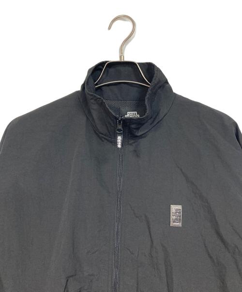THE BLACK EYE PATCH（ブラックアイパッチ）THE BLACK EYE PATCH (ブラックアイパッチ) SMALL HWC NYLON TRACK JACKET ブラック サイズ:XLの古着・服飾アイテム