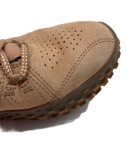 MERRELL（メレル）MERRELL (メレル) Wrapt トレイルランニングシューズ ベージュ サイズ:US 8の古着・服飾アイテム
