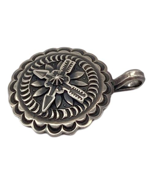 Navajo（ナバホ）NAVAJO (ナバホ) Gary Reeves作シルバーコンチョペンダントトップ　STERLING刻印入 サイズ:実寸参照の古着・服飾アイテム