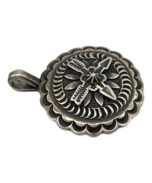 Navajo（ナバホ）NAVAJO (ナバホ) Gary Reeves作シルバーコンチョペンダントトップ　STERLING刻印入 サイズ:実寸参照の古着・服飾アイテム